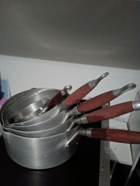 Lot De 5 Casseroles Anciennes Tournus – Aluminium Pur – France – S.G.D.G – État Usage