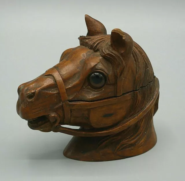 Encrier, tête de cheval en bois sculpté, 1900