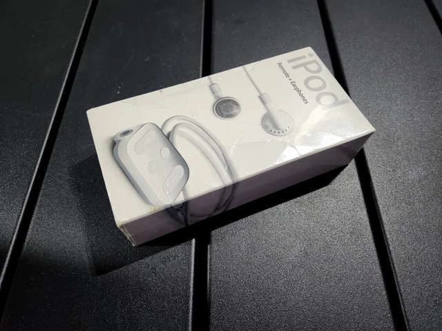 GENUINE APPLE IPOD Remote + Earphones IN BOX (M9128G/A