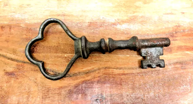 Large 7" Antique Rustic Heavy Wrought Iron Skeleton Key