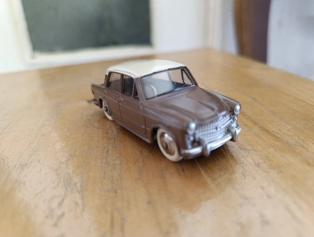 Miniature Dinky Toys 531 – Fiat 1200 Grande Vue – Neuve – Boîte Meccano France