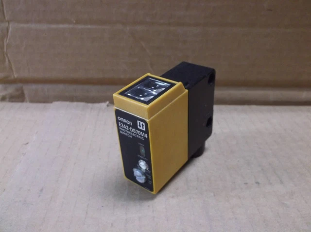 E3A2-DS70M4 Omron Photoélectrique Capteur Interrupteur E3A2DS70M4