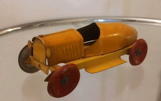 Coloriage voiture de course - Formule 1 de profil - Tête à modeler