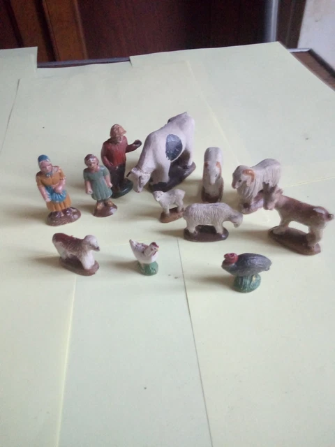 Lot 12 figurines Personnages / animaux de la ferme plâtre et farine 1930