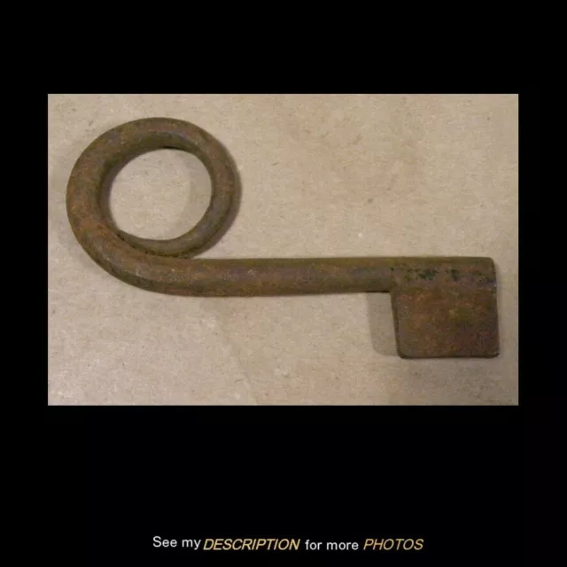 Antique 18C Primitive Hand Wrought Iron Key Gate / Door Rat Tail