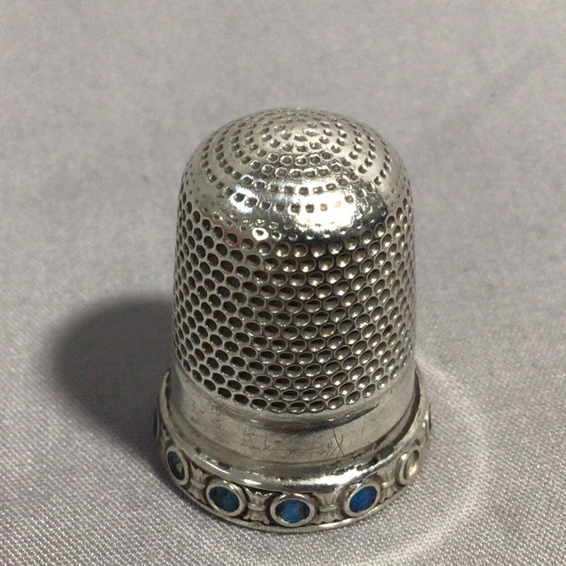 C1900 Charles Horner Solid Silver Thimble. Plain Design With Enamel Dot Design