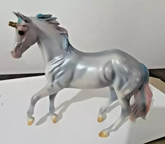 Breyer Reeves Serendipity Rainbow Unicorn Horse Figurine