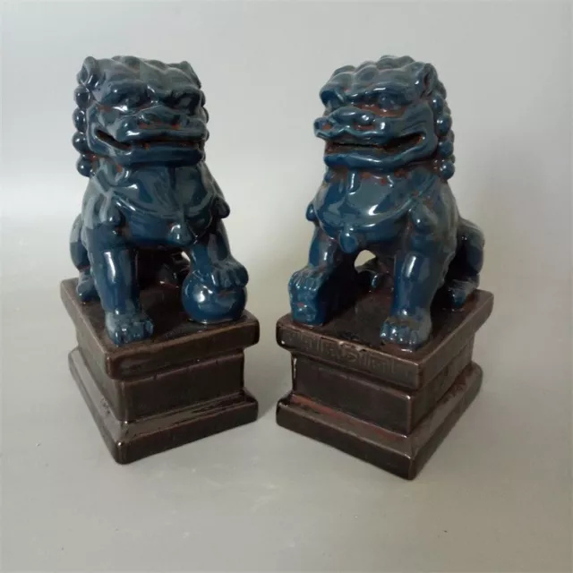 Chinese Old Pair Blue Glazed Porcelain Foo Dogs Statues Action Figure Collection