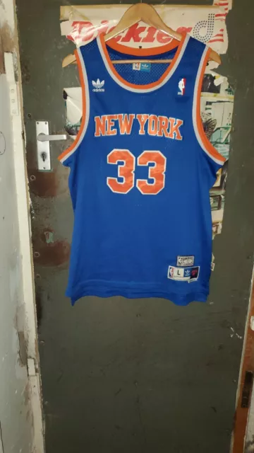 New York Knicks: Puma Clyde vs. Starbury- the battle of Knick kicks