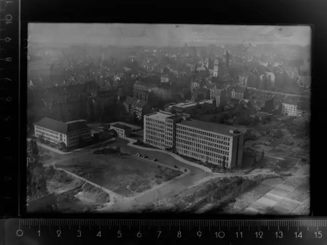 30099216 - 4000 Duesseldorf Duesseldorf Stadtkreis GLASNEGATIV