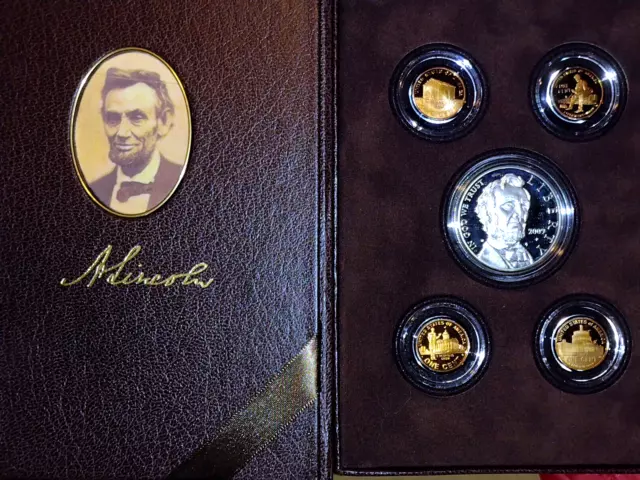 2009 Lincoln Coin & Chronicles Proof Set 90% Silver Dollar + 4 2009 Proof Cents