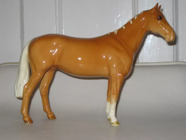 Beswick Huntsman's Horse 1484 in Palomino Gloss