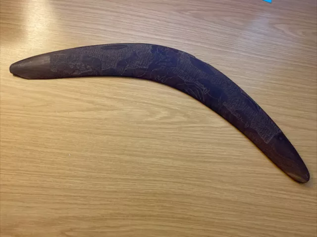 Boomerang aborigeno antico/vintage decorato con chip - Collezionato in Australia