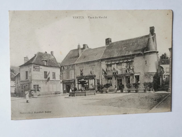 CPA 51 VERTUS - Place du Marché