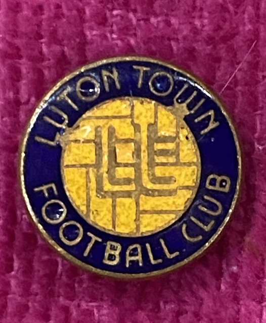 VINTAGE LUTON TOWN FC hard metal enamel badge £3.99 PicClick UK
