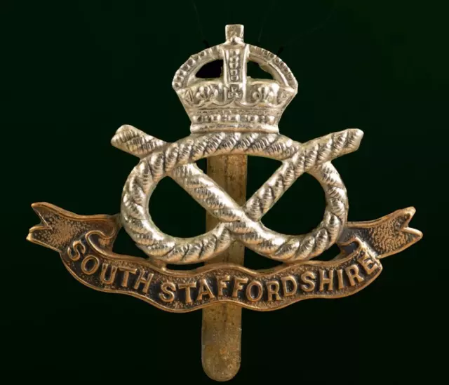 South Staffordshire Regiment - Bi-Metal Cap Badge UFC ( 035B )