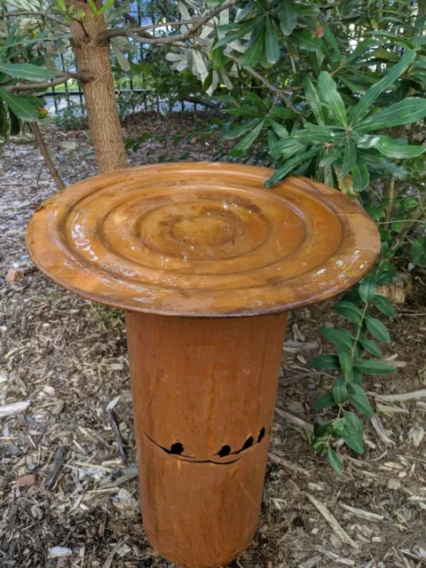 BEAUTIFUL GARDEN  DESIGN BIRD feeder bath  ripple RUST NEW 80CM HIGH