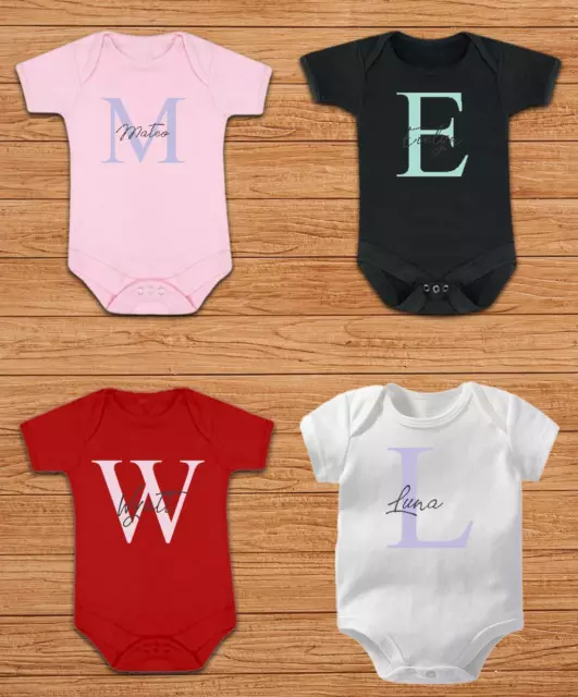 Personalisierter Baby Body Anzug beliebiger Name Schlafanzug Weste wachsen Dusche Geschenk Halbärmel