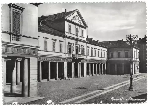 CARTOLINA DI VERCELLI ,MUNICIPIO viaggiata 1951