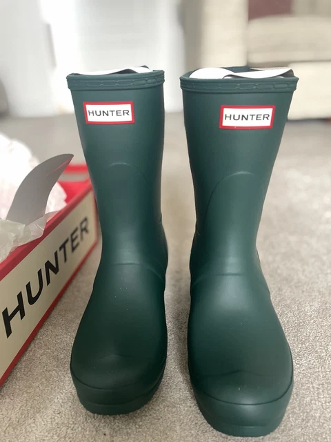 HUNTER WELLIES SIZE 5 Green Flower Design. RHS Special Edition