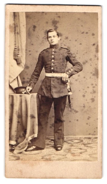 Fotografie unbekannter Fotograf und Ort, Portrait Soldat Gerrmann in Uniform mi