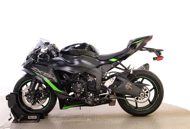 shaking Kawasaki, Motorcycles & Scooters, Cars, Motorcycles