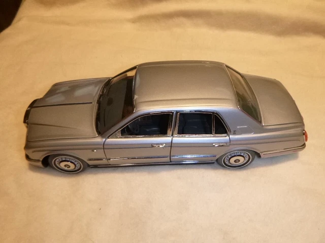 Franklin Mint 1/18 Rolls Royce Silver Seraph – Argent – Occasion