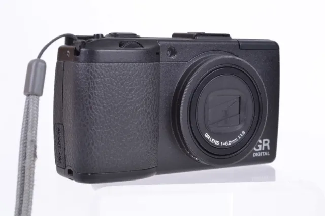 Ricoh GR DIGITAL III - 10 MP Compact Point & Shoot Camera 28mm (6mm) f/1.9 10