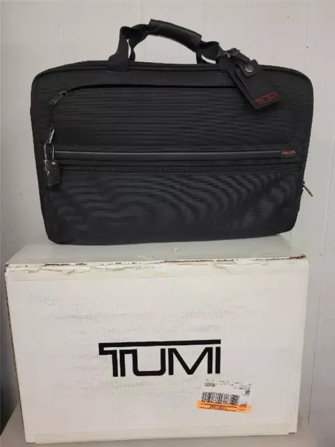 TUMI Fusion Z 02677 D3 Expandable Soft Carry On Black Suitcase EUC