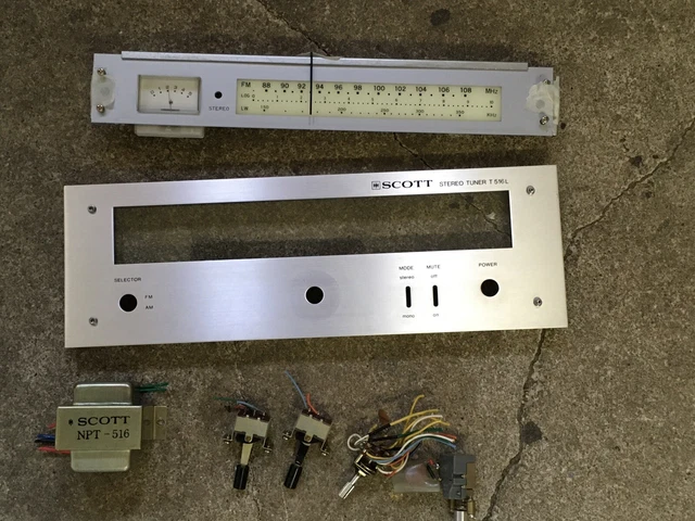 Ensemble façade tuner SCOTT 515TL et sa barre de lecture