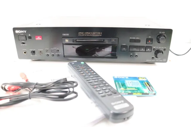  Reproductor de CD Sony portátil Boombox con radio AM/FM y  reproductor de cinta de casete más un cable auxiliar de 3.5 a 3.5 macho a  macho, paquete : Electrónica