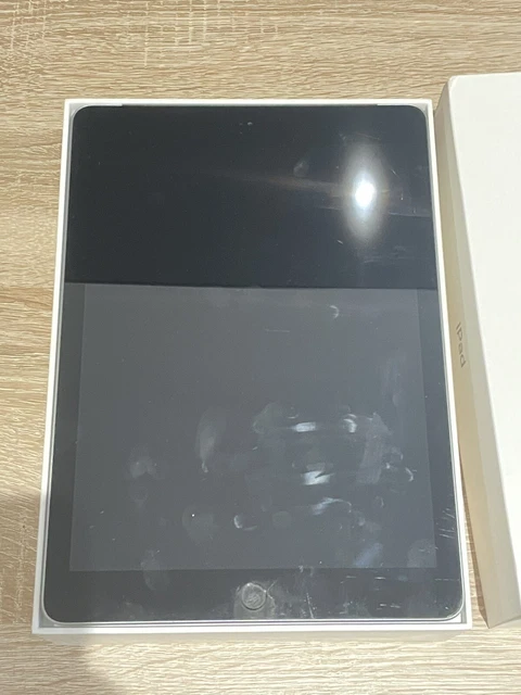 Apple iPad 6th Generation 32GB, Wi-Fi Cellular Unlocked, 9.7in Space Grey A1954