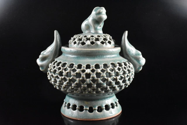 M473: Korean Goryeo celadon pattern Watermarks Lion-shaped INCENSE BURNER, auto