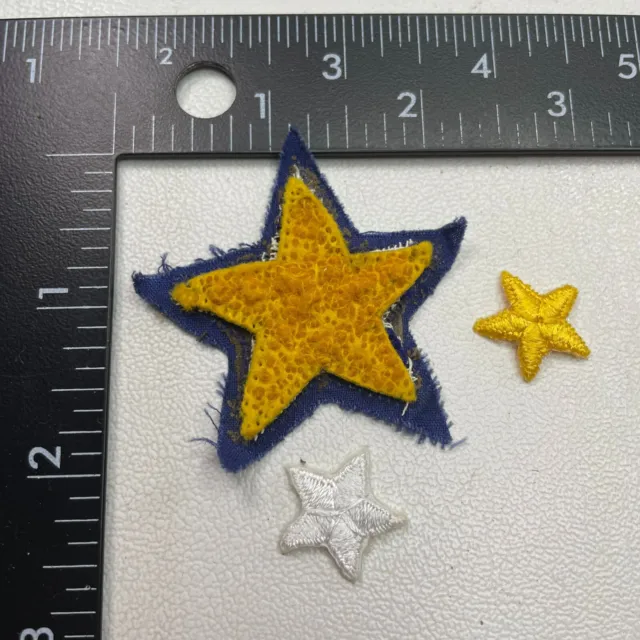VINTAGE BADLY DAMAGED (CHENILLE ALMOST WORN OFF) YELLOW STAR Patch + 2 Tiny 26KA