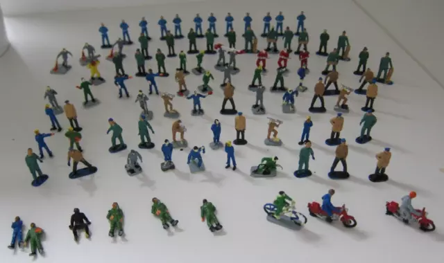 92 Figuren Kunststoff - Arbeiter - Soldaten - Motorräder etc.  ca.  H0 (2,5 cm)