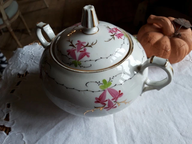 Théière Art Nouveau Porcelaine Blanche 19e – Anses Papillon – Très Bel état