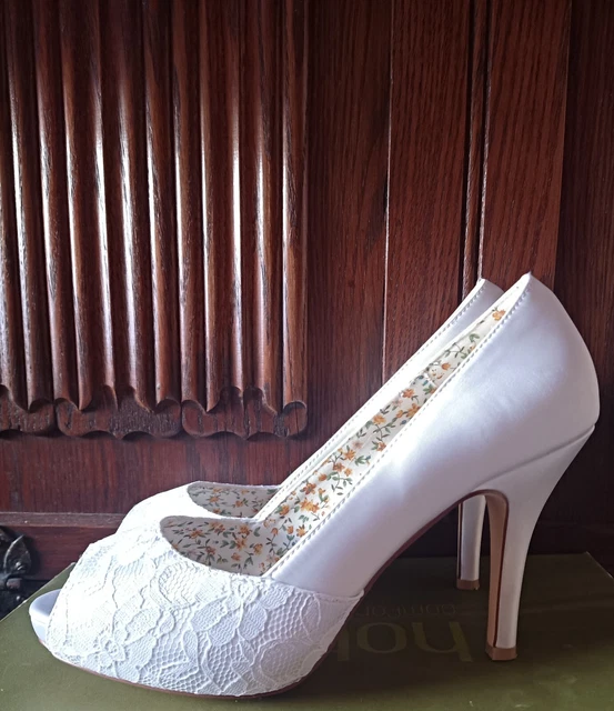 Ladies White Wedding/Bride Peep toe High Heels Lace Satin Shoes. Size UK 7/EUR40