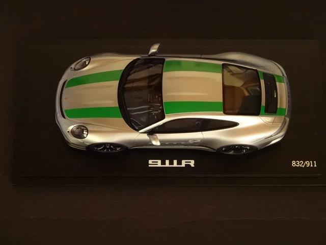 Porsche 911 R 1:18 Neuf Modèle Voiture Argenté Vert Blk Stand & Housse Article