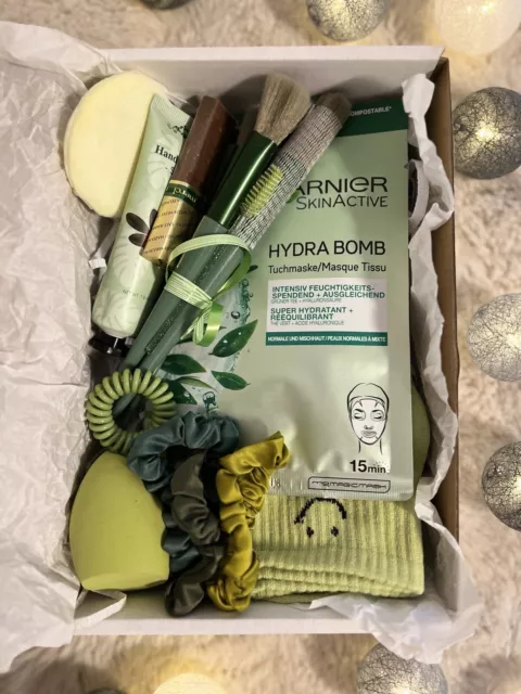Beauty-Geschenkset für Frauen 💚    Women's gift set of cosmetics in green color