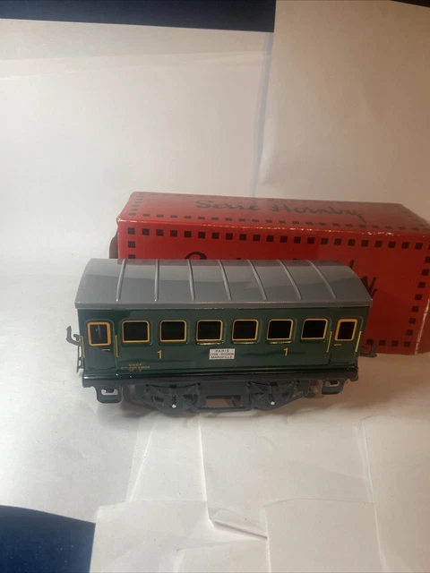TRAIN ECHELLE HO HORNBY WAGON DE VOYAGEURS FORESTIER DE LA SNCF échelle 1/87 ème TRAIN ECHELLE HO HORNBY WAGON DE VOYAGEURS FORESTIER DE LA SNCF échelle 1/87 ème