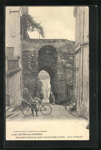 CPA Bourg-sur-Gironde, Ancienne Porte du Port Taillée dans le Roc