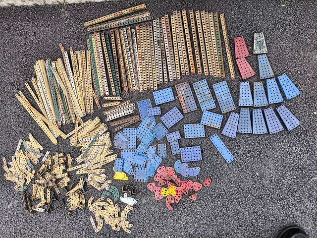 A 1950's red/green Meccano No. 5 set
