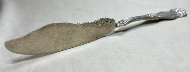 1908 Wm. Rogers & Son “Arbutus” Silver Plate Twisted Handle Master Butter Knife