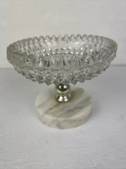 https://www.picclickimg.com/BpQAAOSwn8BkCq4K/Catco-Crystal-Glass-Dish-with-Marble-foot-Decor.webp