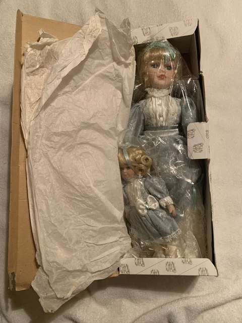 PORCELAIN DOLLS  Heritage Signature Collection     JULIA & JOANNA  ITEM # 12282