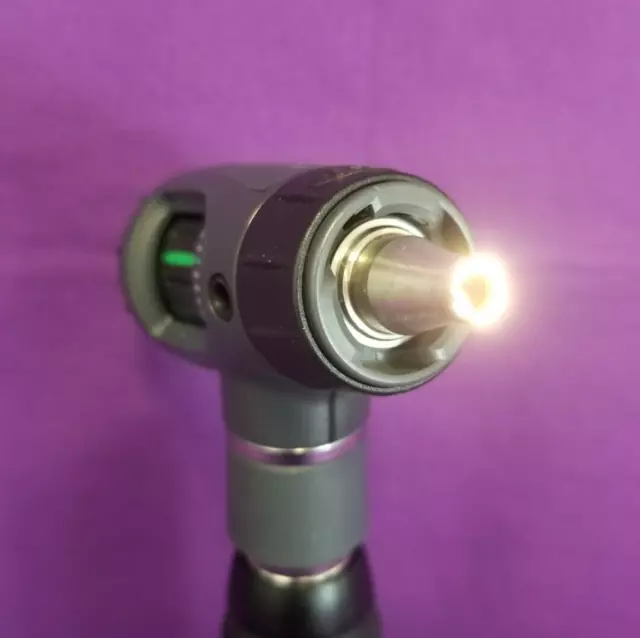 Welch Allyn 3.5V 23810 Macroview Otoscope - Dented Tip