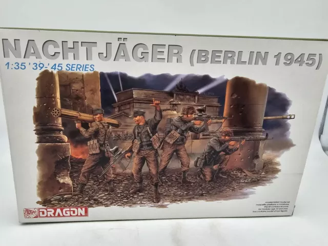 1:35 Dragon 6089 Nachtjäger Berlin 1945 Figuren Bausatz in OVP