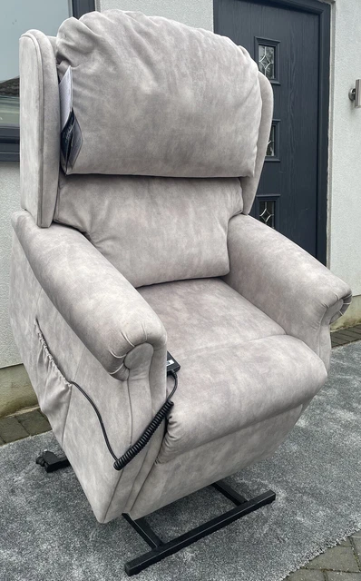HSL BURROWS RELAX Riser Recliner Chair New Petite Size 995.00