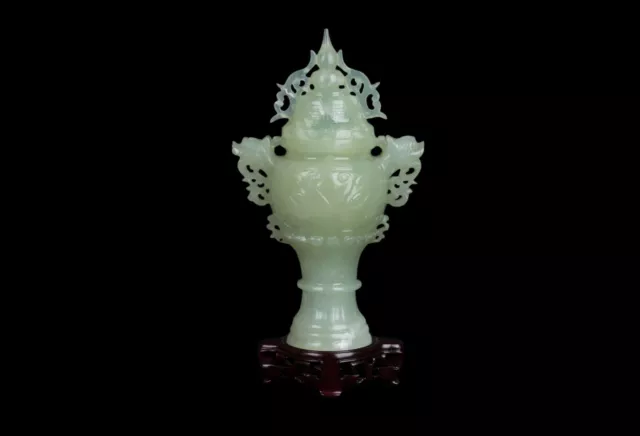 China 20. Jh. Deckelvase - A Chinese Jade / Hardstone Vase - Vaso Cinese Chinois