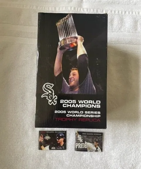 2005 White Sox World Series Champions Replica Trophy, w / Buehrle Wheaties Box